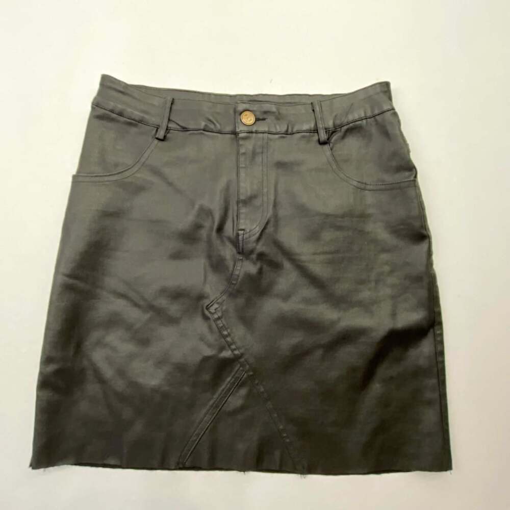 PrettyLittleThing Faux Leather Mini Skirt Size USA 8 Black Coated